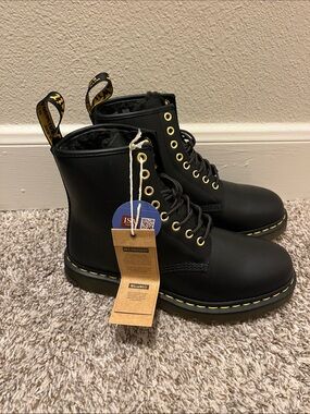 Dr. Martens Black Leather Lace-Up Warm Wair with Winter Grip Boots